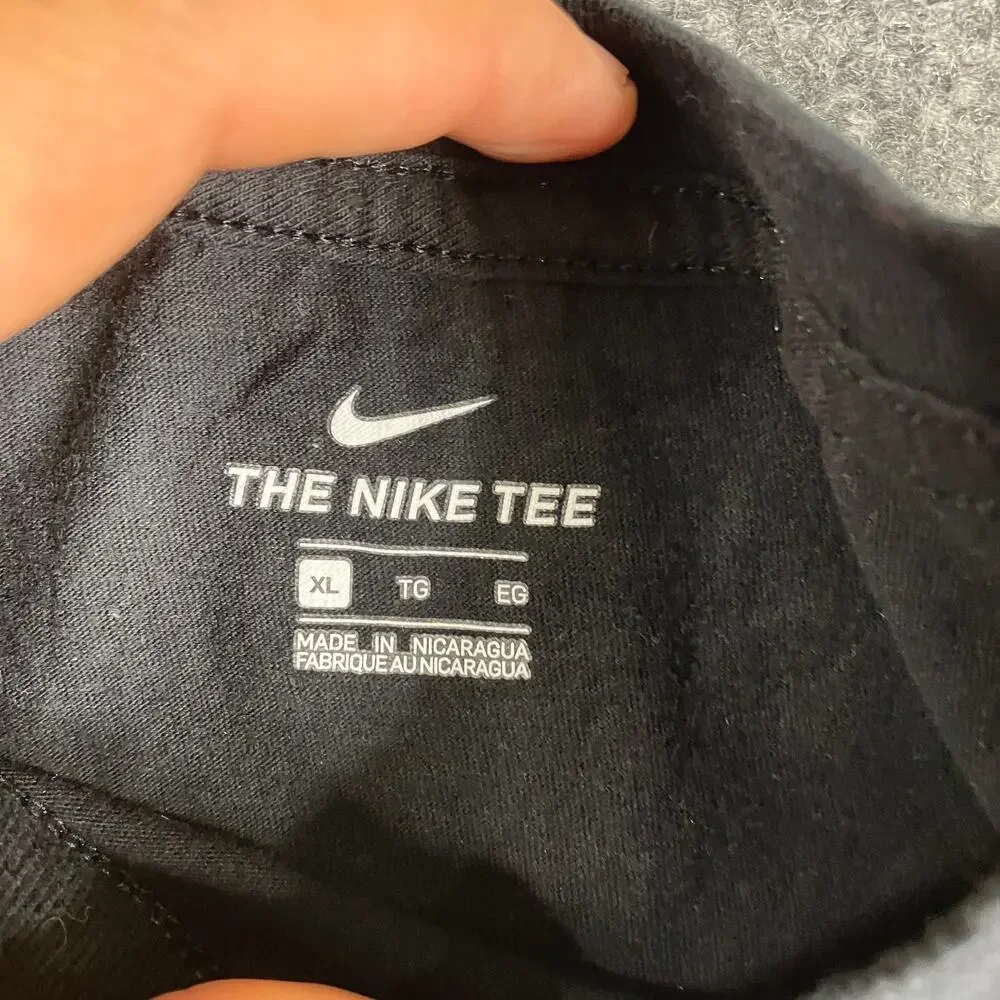 Nike T-Shirt Kids Size XL Black Short‎ Sleeve Logo Tee Swoosh Graphic Casual